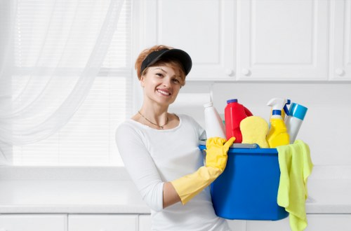 Free quote process for removal service at a busy apartment or commercial location